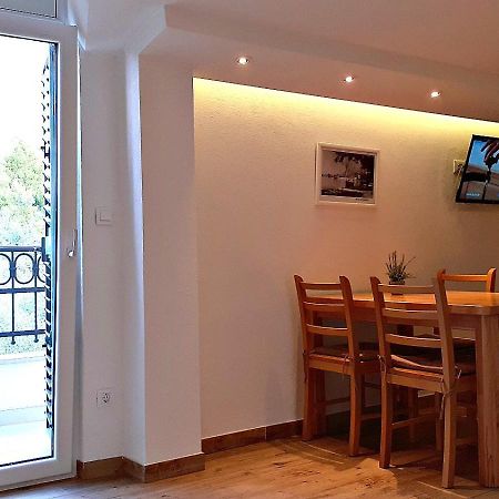شقة Stone House Bonaca Baška Voda الغرفة الصورة