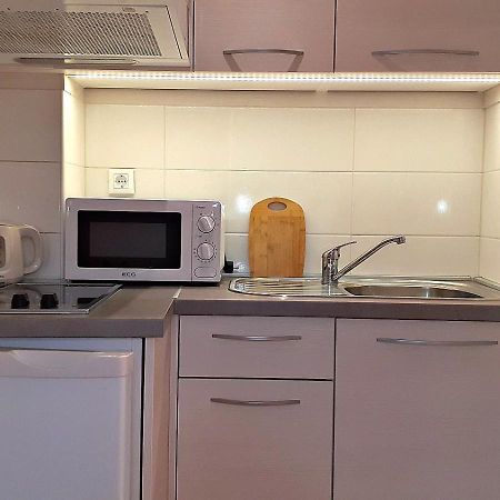 شقة Stone House Bonaca Baška Voda الغرفة الصورة