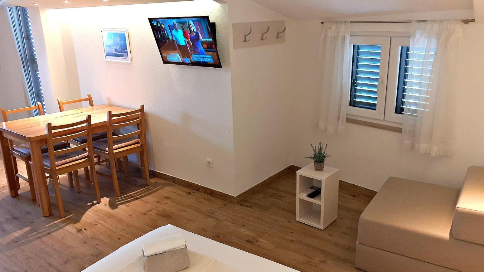 شقة Stone House Bonaca Baška Voda الغرفة الصورة