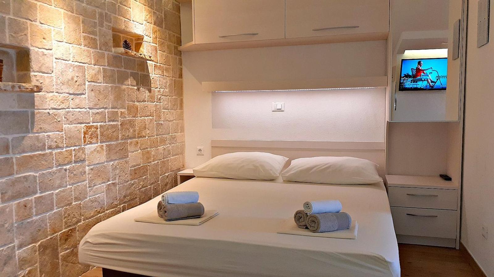 شقة Stone House Bonaca Baška Voda الغرفة الصورة