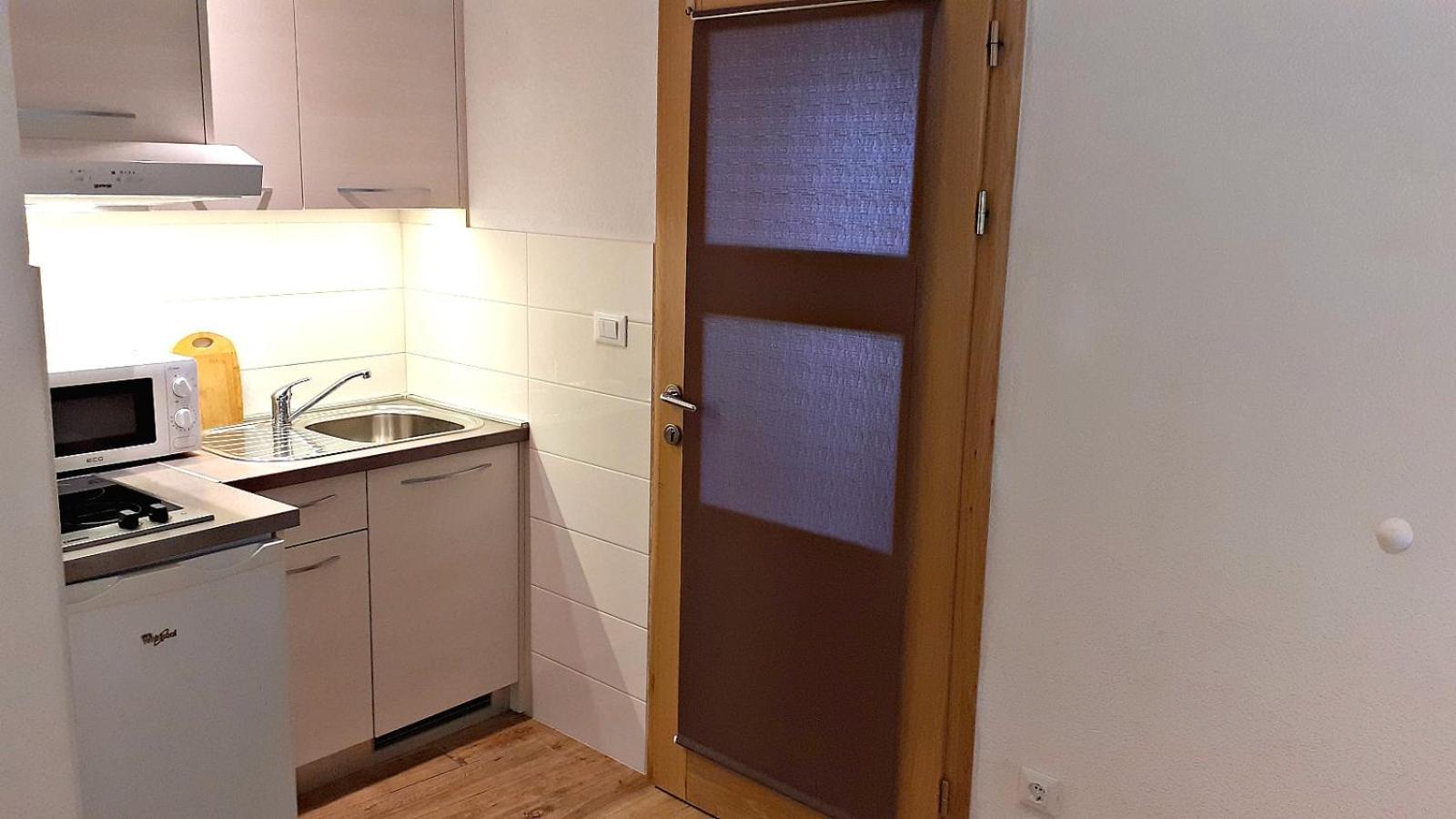 شقة Stone House Bonaca Baška Voda الغرفة الصورة