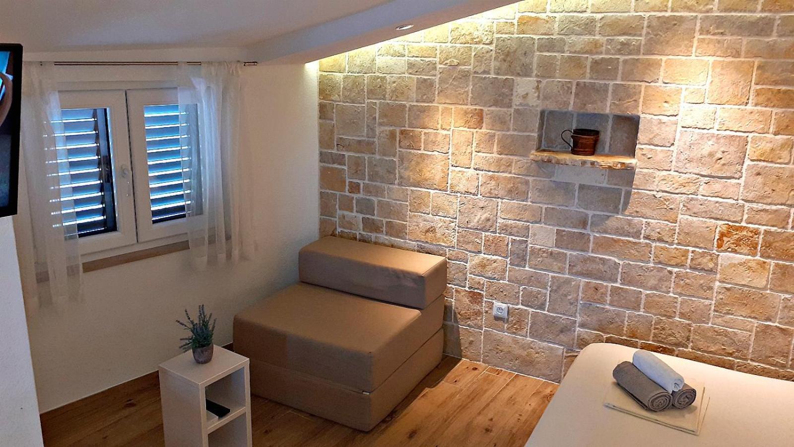 شقة Stone House Bonaca Baška Voda الغرفة الصورة