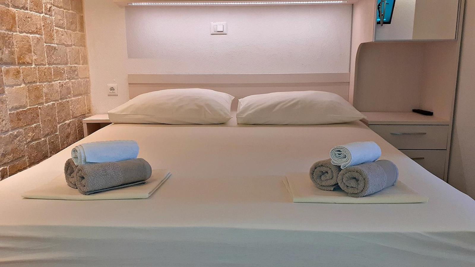 شقة Stone House Bonaca Baška Voda الغرفة الصورة