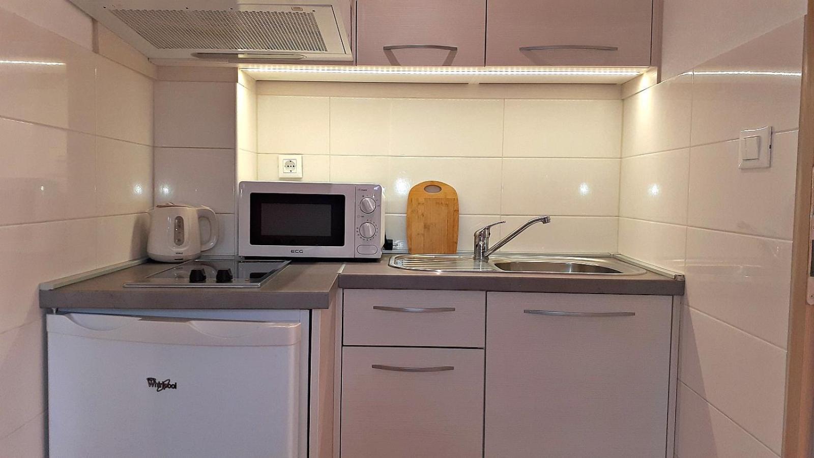 شقة Stone House Bonaca Baška Voda الغرفة الصورة