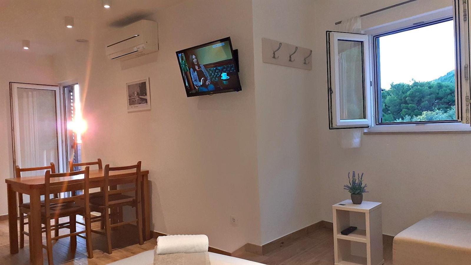 شقة Stone House Bonaca Baška Voda الغرفة الصورة