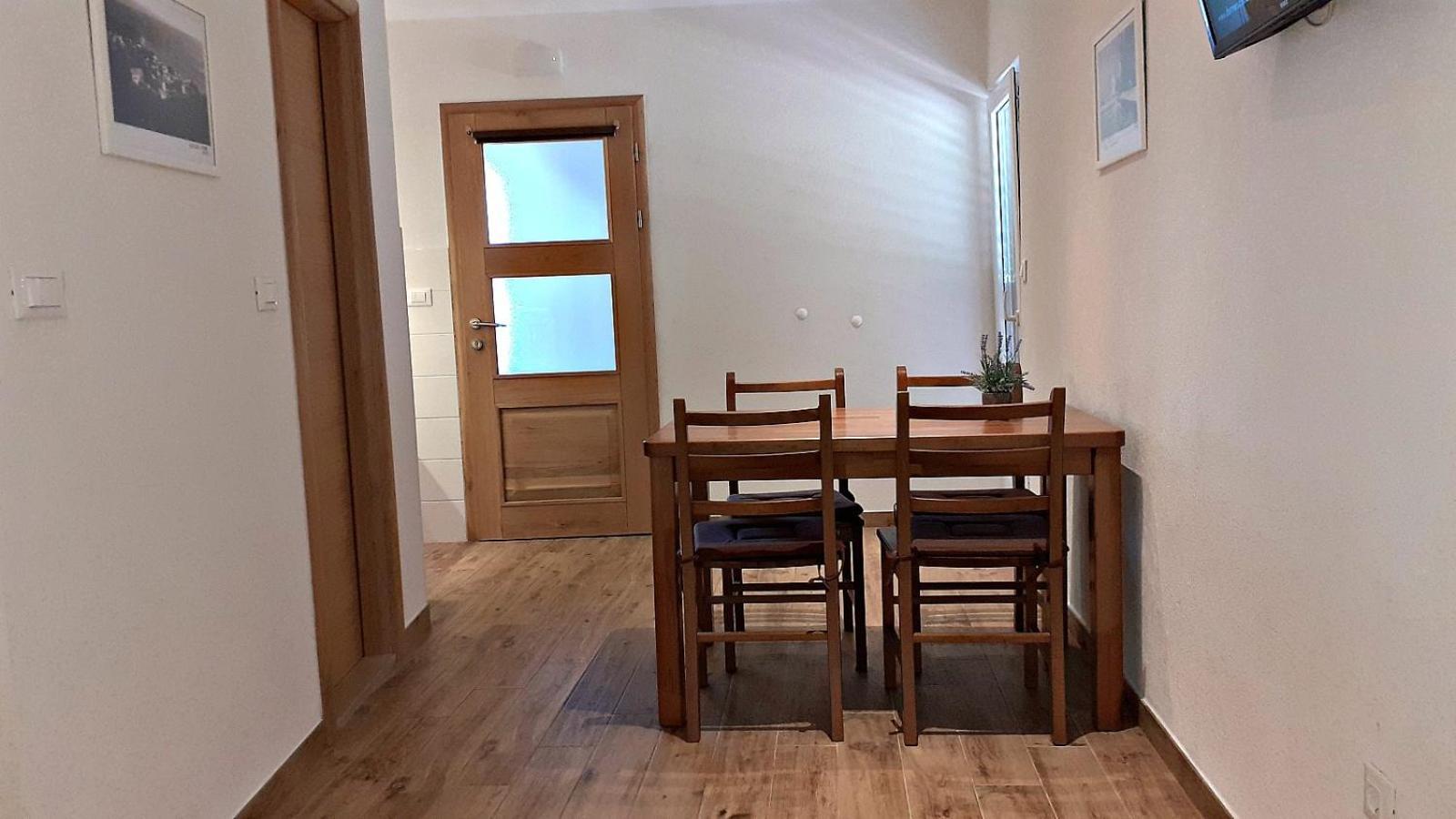 شقة Stone House Bonaca Baška Voda الغرفة الصورة