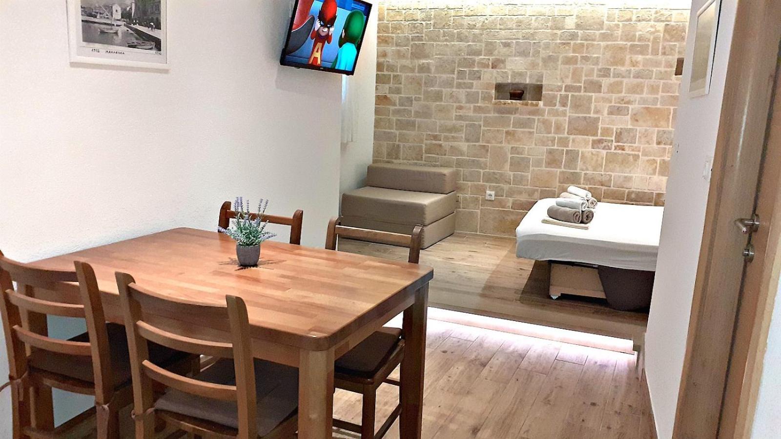 شقة Stone House Bonaca Baška Voda الغرفة الصورة